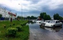 Злива затопила російський Ульяновськ: люди пересувалися містом на каное (відео)