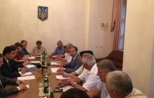 Акція проти підвищення комунальних тарифів: Гройсман зустрічається з представниками профспілок