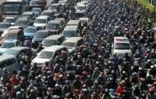 "Пекло на дорогах Індонезії": у величезному 30-годинному заторі померло 18 людей (фото, відео)