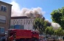Появилось видео пожара и взрывов на территории французского госпиталя