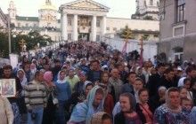 З Почаївської лаври у Київ сьогодні вийшли тисячі вірян УПЦ