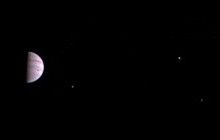 NASA опубликовало первое цветное фото Юпитера после выхода на орбиту зонда "Юнона"