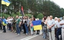 В Житомире активисты не позволили пройти мимо воинской части "крестному ходу" УПЦ МП