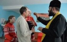 Представители почти всех сил в Раде предлагают разрешить священникам богослужение в больницах