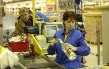 Bloomberg: Шок змушує російських споживачів скорочувати витрати на їжу та ліки