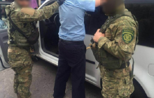 Нелегальный вывоз авто из ЕС на Львовщине: таможенник устроил погоню и выбрасывал деньги из окна машины (фото, видео)