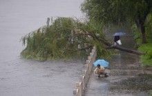 Кількість жертв повені в Китаї зросла до 15