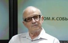 ФСБ прийшла з обшуками в квартиру російського політолога Піонтковського через статтю про Чечню