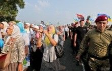 "Хресну ходу" зупинено, її учасники завтра пересуватимуться по Києву автобусами - МВС