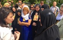 В Нацполиции предложили участникам "крестного хода" проехать на автобусах, те не хотят (фото)