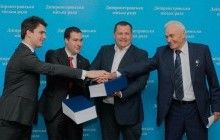 Метро в Днепре достроят – Филатов и турецкая компания-подрядчик Limak официально обменялись контрактами