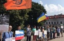 В Москве радикалы напали на участников митинга против войны в Украине (фото, видео)