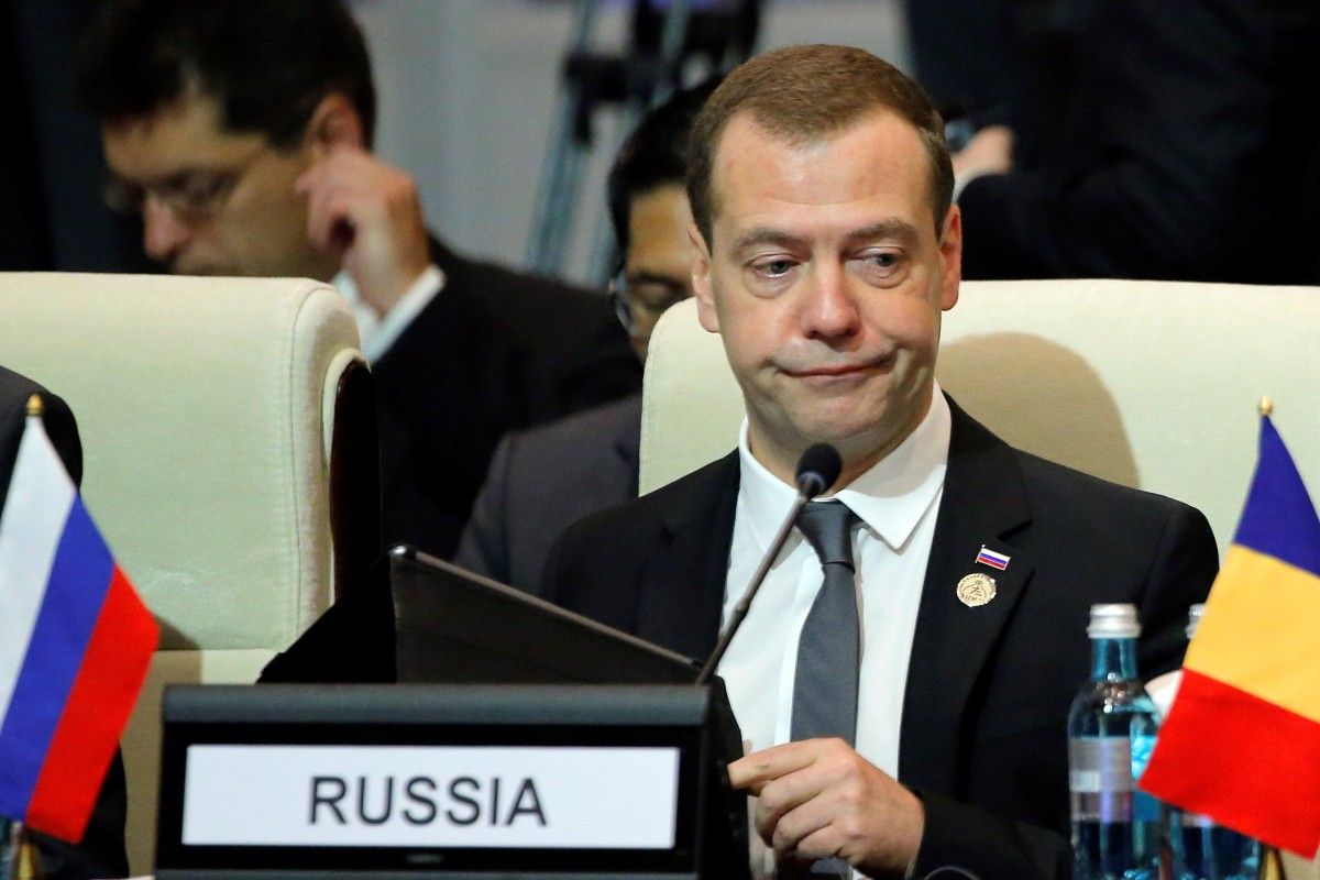 Медведев устроил истерику из-за отказа Зеленского от переговоров с Путиным / REUTERS