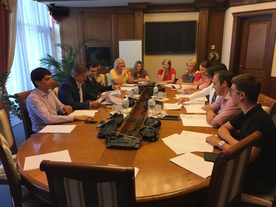 facebook.com/minfin.gov.ua facebook.com/minfin.gov.ua