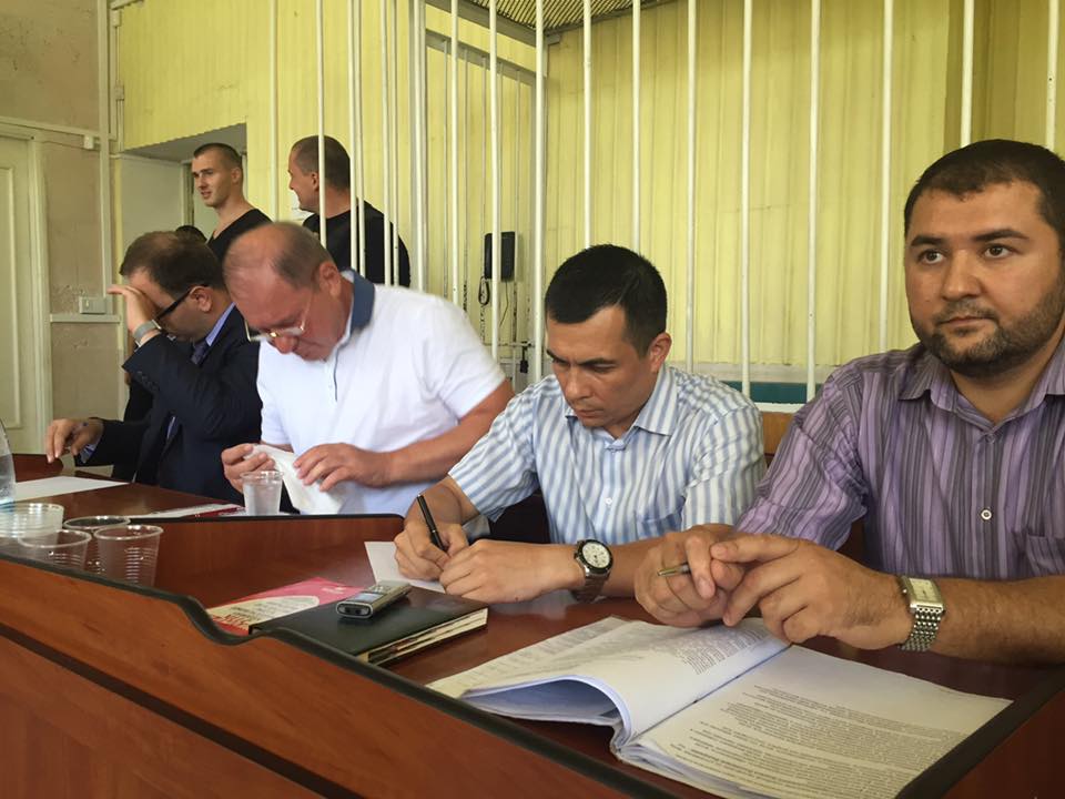 Умерова после заседания увезла скорая / facebook.com/nariman.dzhelalov Умерова после заседания увезла скорая / facebook.com/nariman.dzhelalov