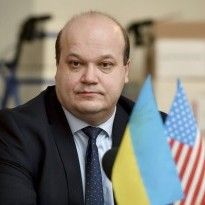 Envoy to U.S. urges Congressman Engel to support enhanced aid for Ukraine
