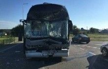 На Львівщині екскурсійний автобус з дітьми зіткнувся з маршрутним таксі (фото)