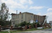 Сильный ветер в Ивано-Франковской области повредил школу и церковь