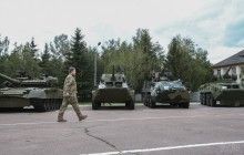 На Донбассе в боях с российским агрессором погибли 415 украинских десантников – Порошенко