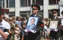 Суд на 2 месяца продлил арест подозреваемым в убийстве мэра Кременчуга Бабаева