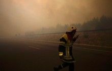 Через лісову пожежу неподалік від Марселя евакуювали сотні людей (фоторепортаж)