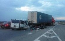 На трасі Київ-Одеса внаслідок ДТП загинули 8 людей, у тому числі дитина