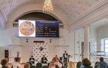 Нацбанк на першому аукціоні продав 45 з 50 золотих монет "25 років незалежності України"