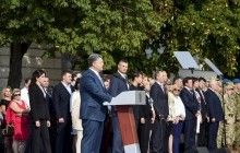 Порошенко пообіцяв вкладникам банку "Михайлівський" повернути вкрадені гроші