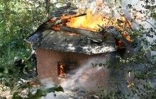 У Тернополі рятувальники понад годину гасили пожежу в закинутому будинку (Відео)