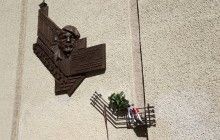 У Тернополі відкрили меморіальну дошку польському кінорежисеру та сценаристу Єжи Гоффману