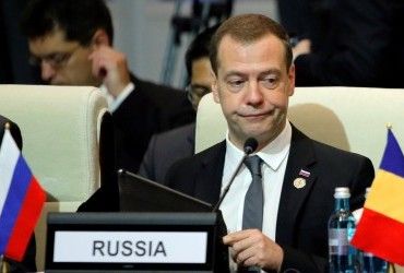 Медведєв прибув до Китаю, щоб передати Сі Цзіньпіну послання від Путіна (відео)