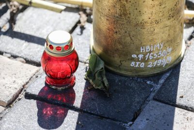 Фото Выставка ко 2-й годовщине трагедии под Иловайском «Блокпост Памяти» в Киеве 28 августа 2016