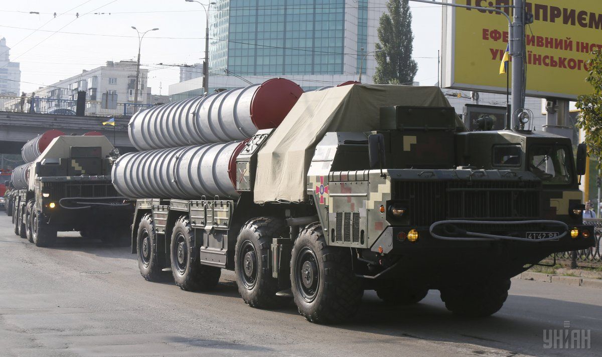 ЗРК С-300 используется и в украинской армии, и в российской / фото УНИАН ЗРК С-300 используется и в украинской армии, и в российской / фото УНИАН