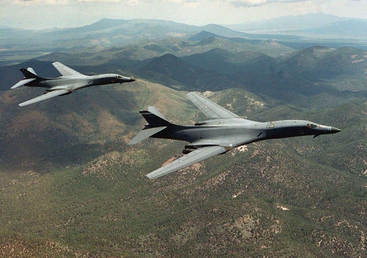 Самолет B-1B Lancer / REUTERS Самолет B-1B Lancer / REUTERS