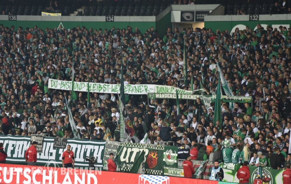 Фанаты поддержали Скрипника / @werderbremen Фанаты поддержали Скрипника / @werderbremen