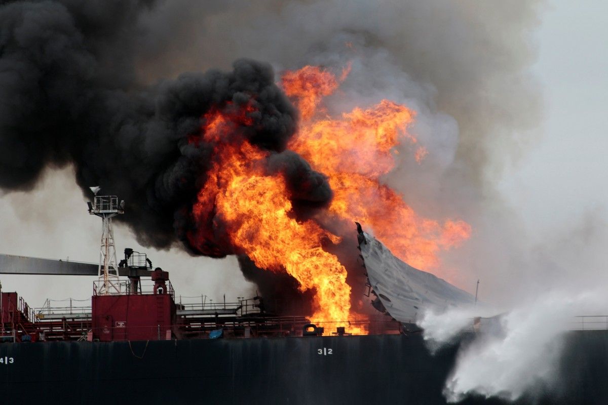 Взрывы прогремели на семи танкерах в ОАЭ