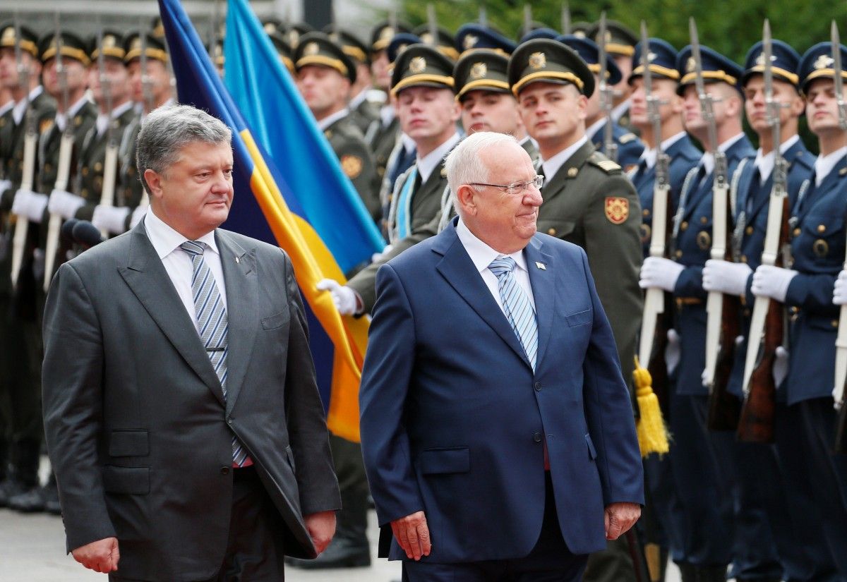 Президент Украины Петр Порошенко встретился с президентом Израиля Реувеном Ривлиным в Киеве 27 сентября / Фото REUTERS Президент Украины Петр Порошенко встретился с президентом Израиля Реувеном Ривлиным в Киеве 27 сентября / Фото REUTERS