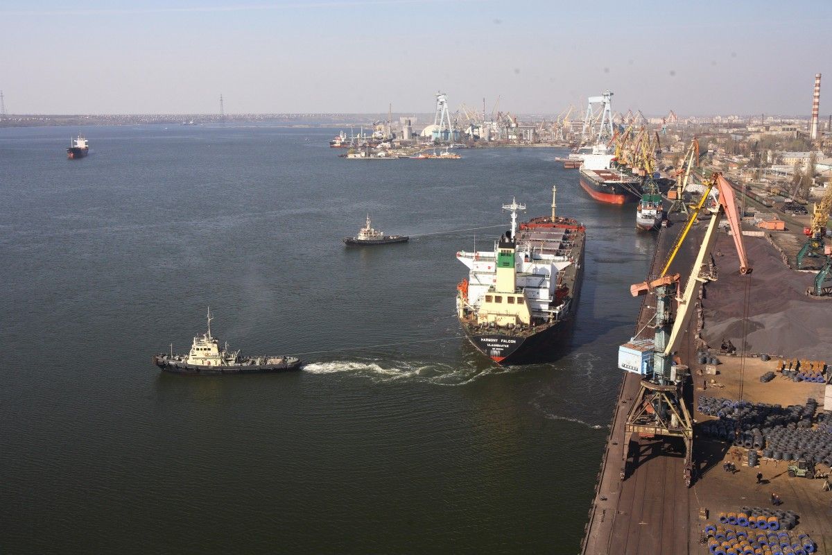 Порт Миколаєва / фото portnikolaev.com Порт Миколаєва / фото portnikolaev.com