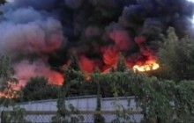 У Львові спалахнула потужна пожежа у старій військовій частині