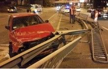 У Києві нетверезий водій зніс 30 метрів відбійника на дорозі і побився з поліцією (фото)