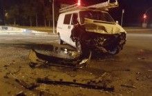 На околиці Києва вантажівка зіткнулася з мікроавтобусом, є постраждалі (фото)