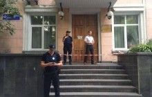В холі київської лікарні розстріляли чоловіка (фото)