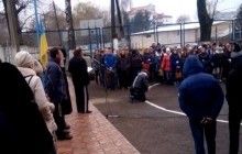 Поліція закрила справу проти директора тернопільського ПТУ, який змушував учнів ставати на коліна