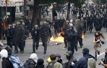 У Франції масштабні протести: 15 людей поранено, десятки затримано (фото, відео)
