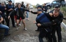 В Одесі поліція затримала ще двох активістів, які пікетують Генконсульство РФ