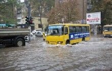 Аномальное лето-2017: метеорологи объяснили, почему в Украине и мире бушуют мощные ливни и смерчи (видео)