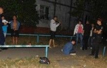 В Киеве иностранец ограбил женщину, ударив молотком по голове, его задержали прохожие (фото)