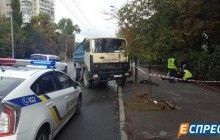 В Киеве грузовик насмерть сбил сотрудника НБУ