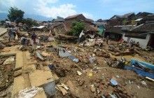 Количество жертв наводнений и оползней в Индонезии увеличилось до 26