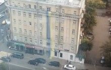 В Москве на фасаде дома вывесили огромный флаг Украины (фото)